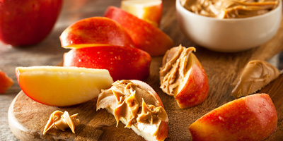 Should we be snacking or not snacking? : http://health.sunnybrook.ca/food-nutrition/snack-or-not-to-snack/