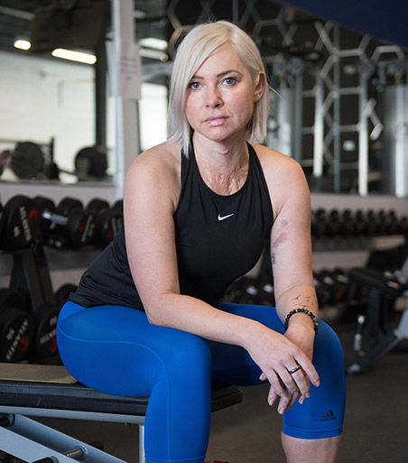 Anna Janiszewska in the gym