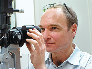 Dr. Peter Kertes