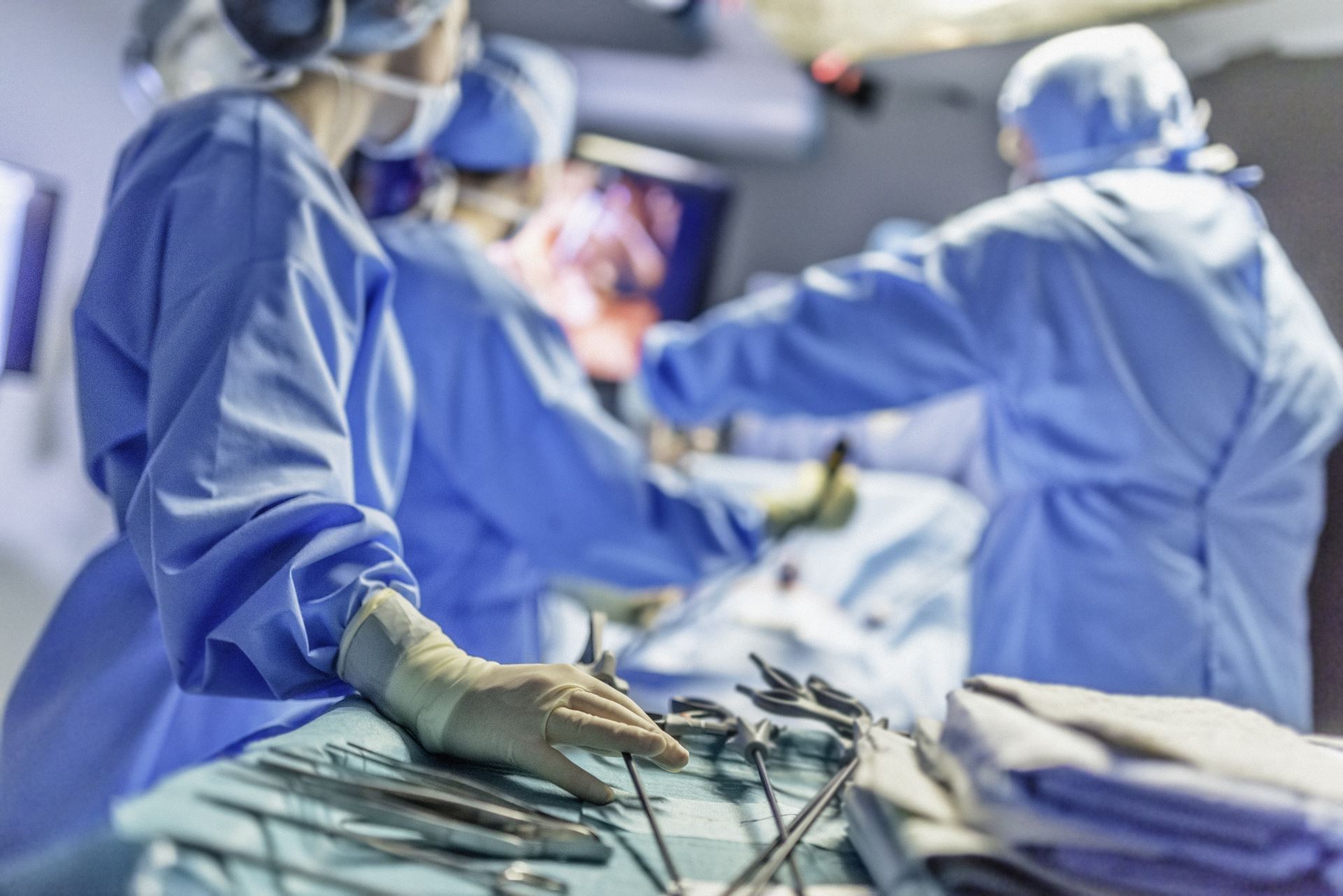 Patients have lower healthcare costs with female surgeons, study finds